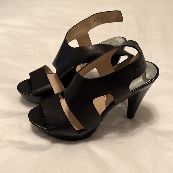 Michael Kors Platform Shoe - Picture 2 of 5